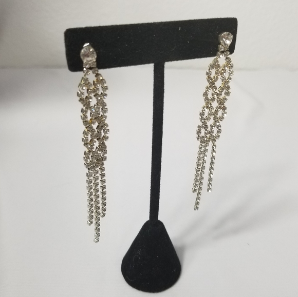 2 For 29 Metallic Earrings NWOT - Picture 3 of 3